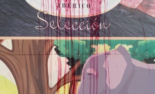 Nos pegamos a la barra del restaurante del zoológico de Benidorm.