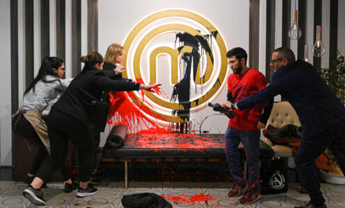 Llenamos el restaurante de Masterchef con pintura el Día de San Valentín.