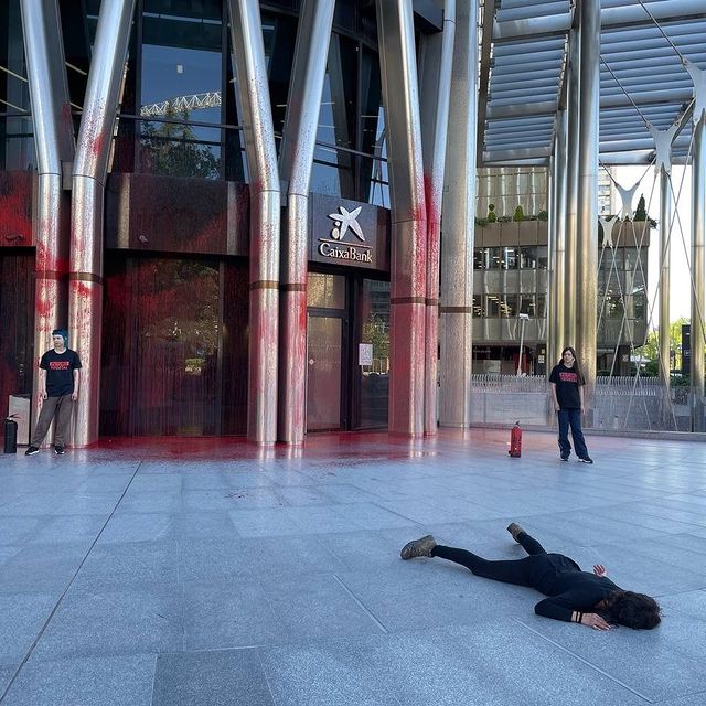 Futuro Vegetal arruina la sede de CaixaBank