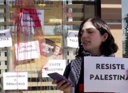 Futuro Vegetal sabotea mcdonalds y apoya a Palestina en Granada